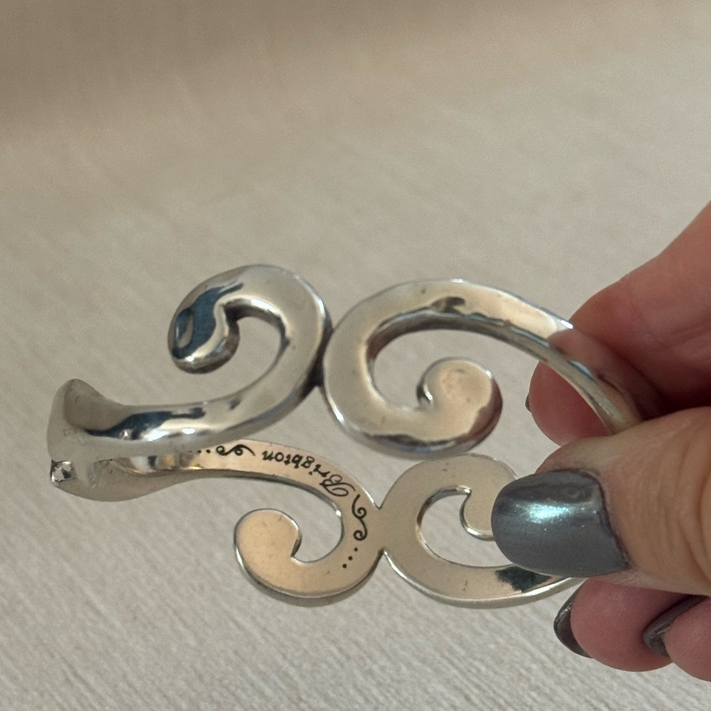 Vintage BRIGHTON scroll silver plated, hinged bangle - Picture 5 of 11
